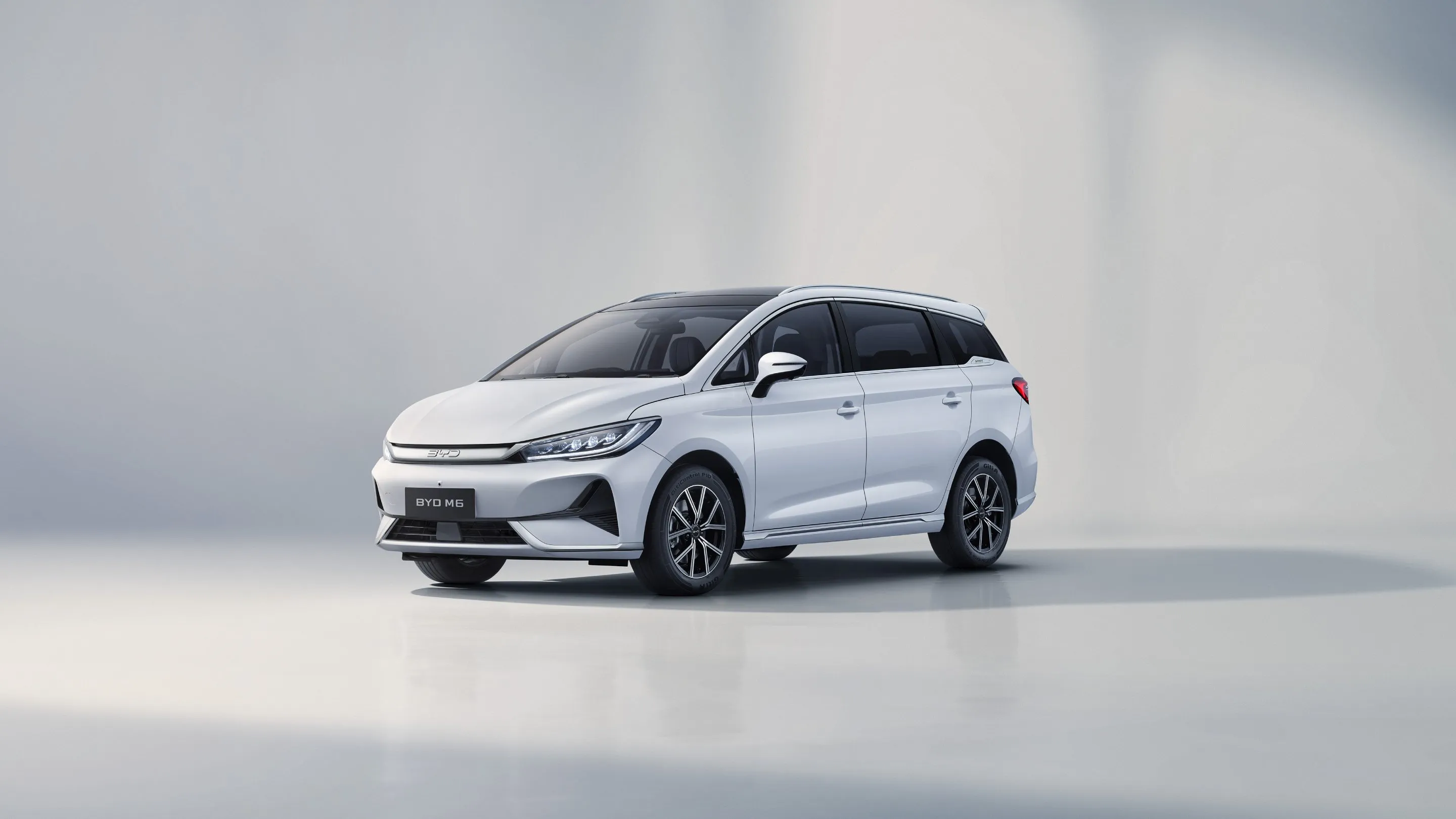 BYD M6 2