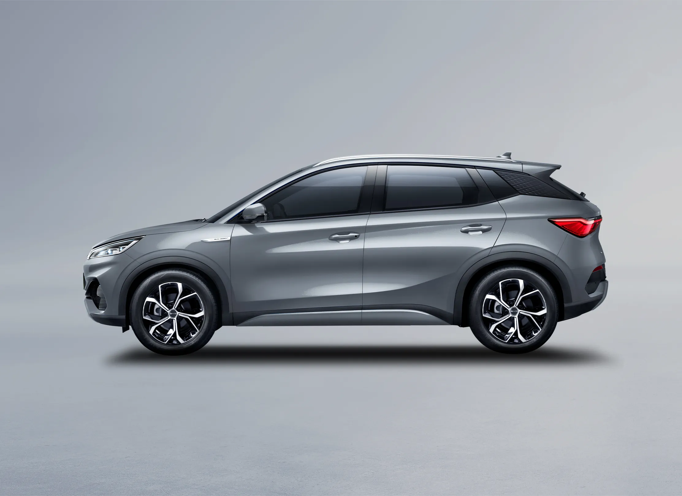 Tampilan Luar BYD ATTO 3 Advanced Plus warna Boulder Grey